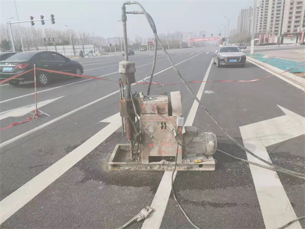 义安公路路面下沉沉降开裂注浆加固施工